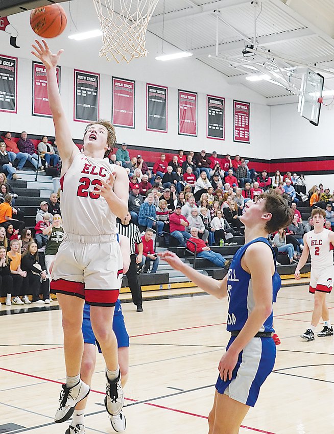 ELC&rsquo;s Jordan Jensen (23) gets inside the Newell-Fonda defense for these two points during Monday&rsquo;s game in Estherville.  Photo by David Swartz