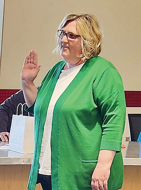 Kari Batman was sworn in as Iowa Lakes Community College Dist. 5 trustee at the trustees&rsquo; Tuesday, March 19 meeting at the SERT building in Estherville.