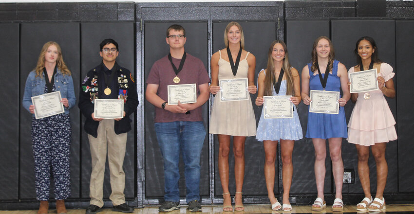 ELC Class of 2025 had seven valedictorians: Brynn Finley, Osvaldo Jiminez Luna, Aiden Hanson, Hailey Nissen, Cara Schiltz, Haylee Stokes, and Julissa Smith.