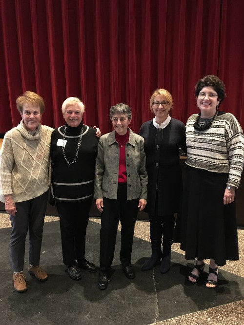 Marcia Kaunfer with Rosh Hodesh committee members Judy Levitt, Judy Robbins, Sherry Cohen and Kit Haspel. Not pictured: Maybeth Lichaa, chair, Cheryl Greenfeld Teverow, Toby London, Marcia Hirsch and Barbara Sheer.
