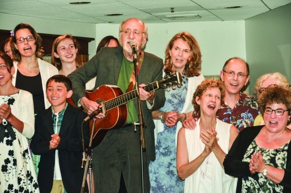 Members of the audience joined Peter Yarrow onstage.