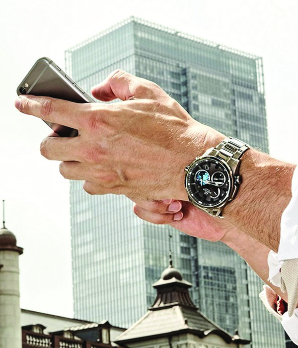 The latest technology offers analog watches with features such as  &ldquo;smartphone link&rdquo; for the latest in time accuracy.