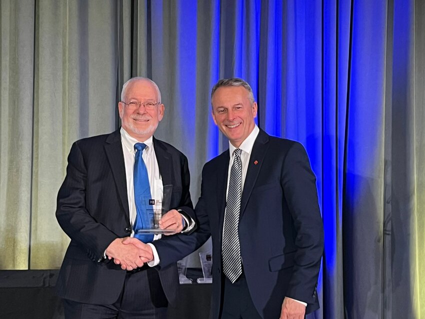 RIIC Founder and CEO Avi Nevel receives 2023 Go Global Award on behalf of Rhode Island Israel Collaborative. At right is Honorable David Wells, chairman of the International Centre for Trade Transparency (a subsidiary of the International Trade Council).