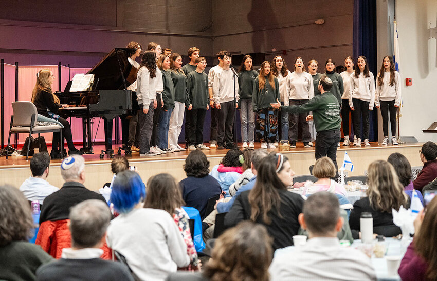 On Wednesday, April 3, 2024, HaZamir Nosh Night at the JCC attracted quite a crowd to listen to the choirs sing at the JCC on their last night in Rhode Island.