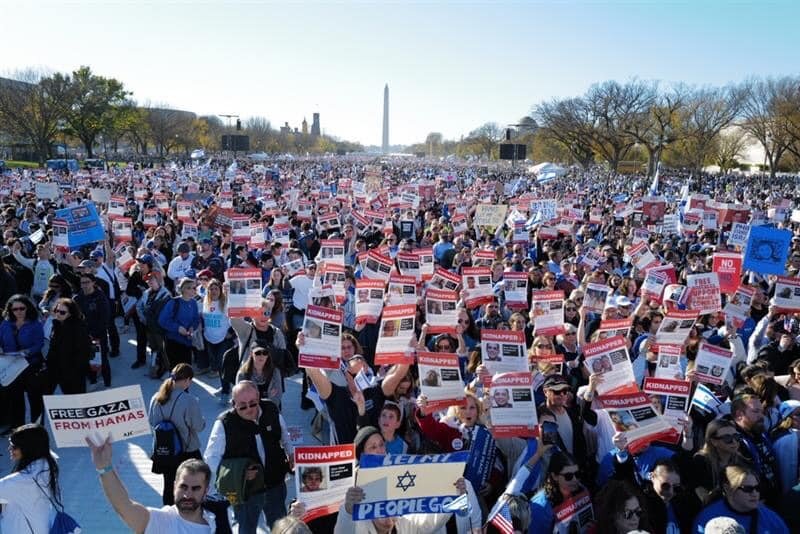 A crowd rallies for Israel on the National Mall in Washington, D.C., on Nov. 14, 2023.