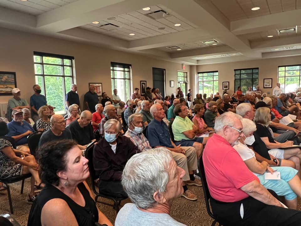 Citizens packed a meeting of the Chapin Planning Commision during which plans for the proposed Piney Grove Pointe apartments were presented.
