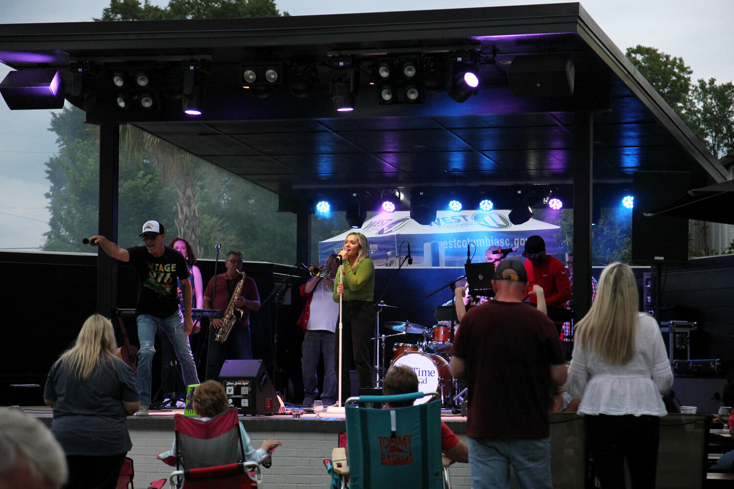 A band plays on Savage Craft Ale Works' outdoor stage.