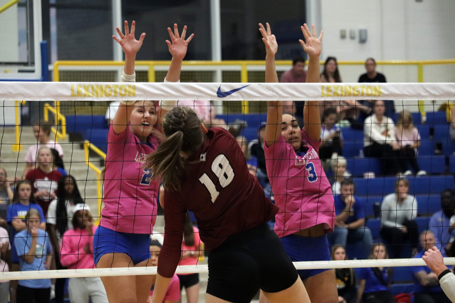 Lexington volleyball fell 3-2 to Wando to end its 2023 campaign.