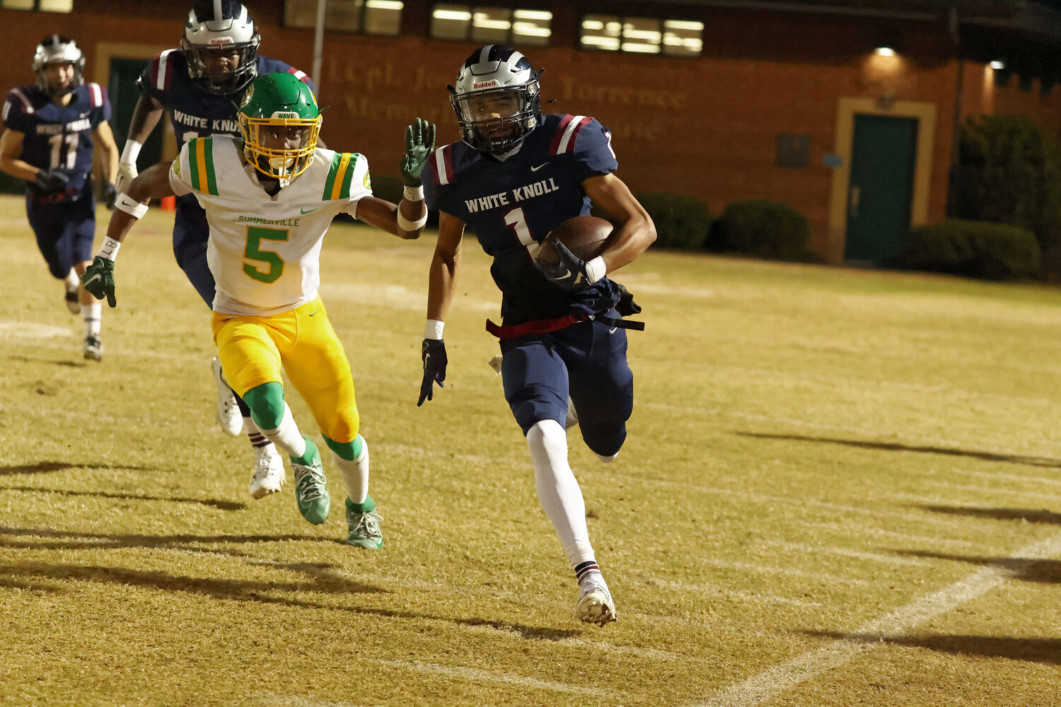White Knoll dispatched Summerville 21-14 Nov. 24 to move on to the 5A state title game.