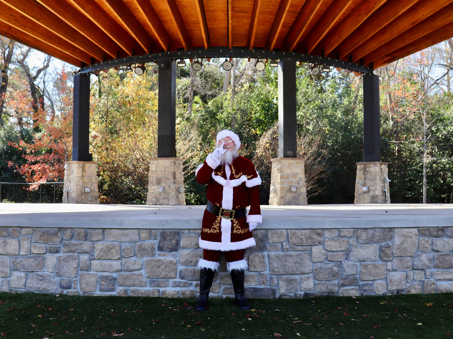 He's Lexington's new Santa, but his family's personal Santa Lexington