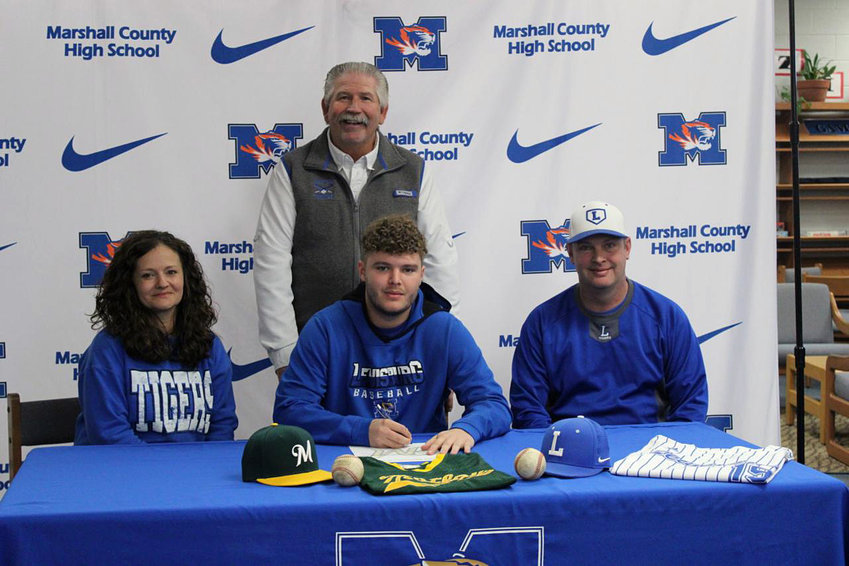 Carson Cheek makes it official to become a Motlow Buck and signs his letter of intent to play college baseball.
