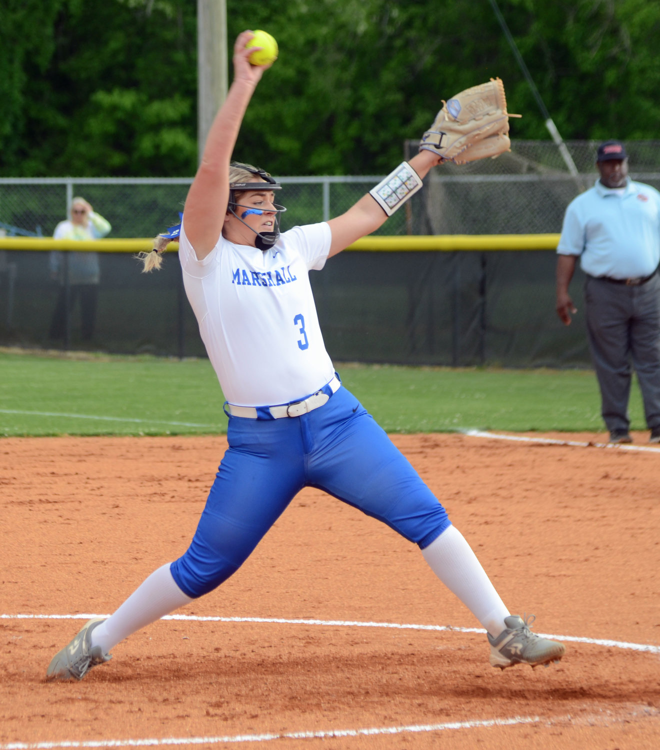 Taylor Pickle picked up the complete game win in the circle for the Tigerettes.