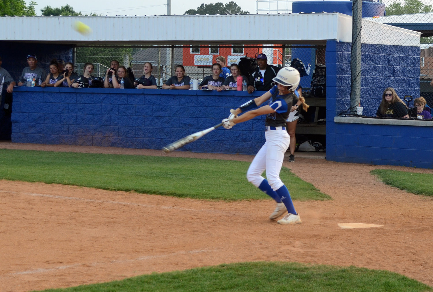 Maggie Daughrity knocks a sacrifice fly RBI in the fifth inning to make it 7-4.