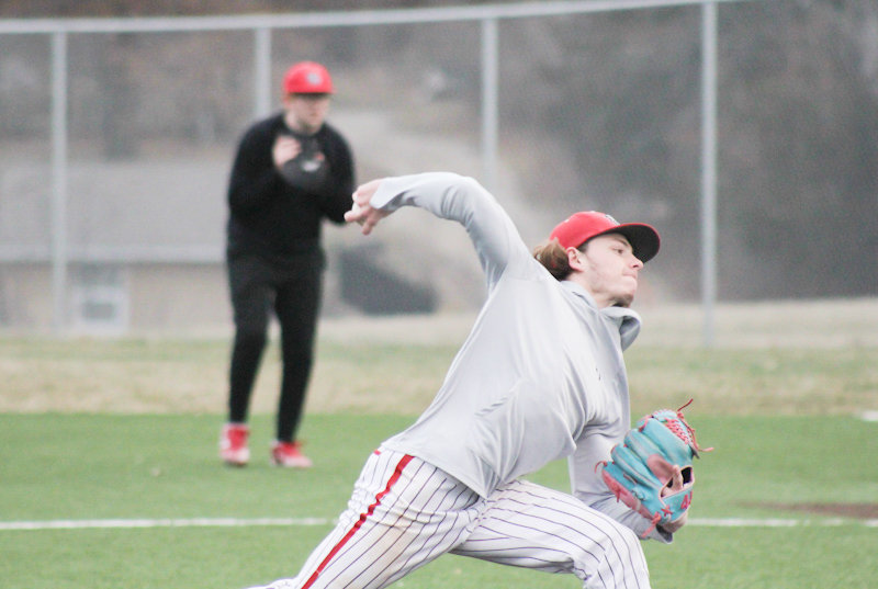 Mexico senior Landyn Kleinsorge throws a pitch during practice on Friday.