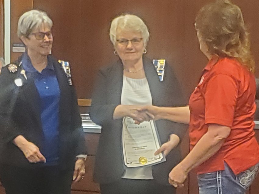 From left, Mary Gilpin and Janie Fletcher of the Oceanus Hopkins Chapter of the Daughters of the American Revolution receive a proclamation Tuesday from Pittsburg Mayor Cheryl Brooks declaring Sept. 17 through Sept. 23, 2022, as Constitution Week in Pittsburg. Sept. 17 marks the 235th anniversary of the drafting of the U.S. Constitution at the Constitutional Convention in 1787.