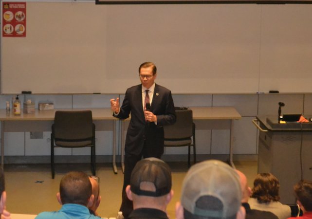 Lieutenant Governor and Secretary of Commerce David Toland holds a Q&amp;A at Pittsburg State University&rsquo;s Kansas Technology Center Tuesday during the College of Technology&rsquo;s Company Days.
