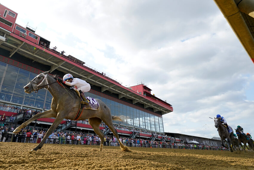 98th running of the BlackEyed Susan horse race at Pimlico Race Course