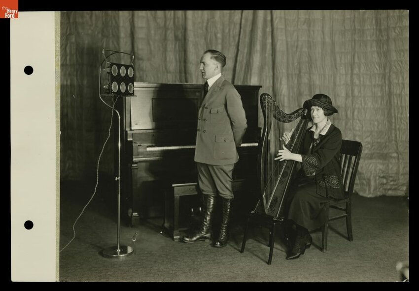 Artist and lecturer Charles Bowman Hutchins, the &quot;Birdman of America,&quot; and Helen Owen Hutchins in 1923.