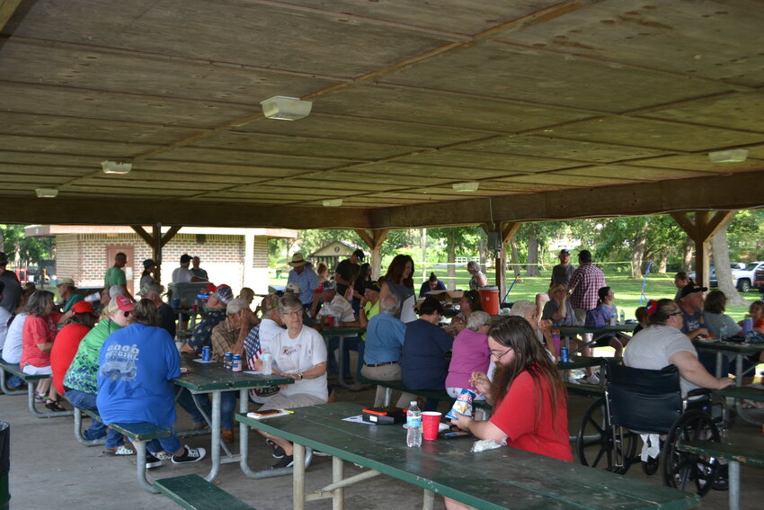 Nearly 100 southeast Kansas Republicans attended the Crawford County GOP&rsquo;s community picnic at Lincoln Park on Saturday afternoon. Guests were treated to hamburgers, hot dogs, sausages, and cold drinks while listening to live music.
