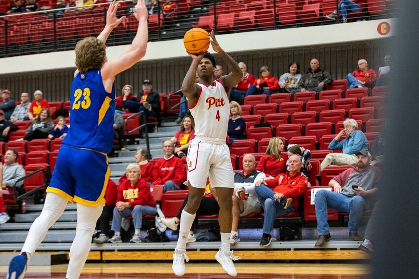Jeramy Shaw, pictured in last season's game against Nebraska-Kearney, scored 29 points in each of his first two games for Pittsburg State this season.