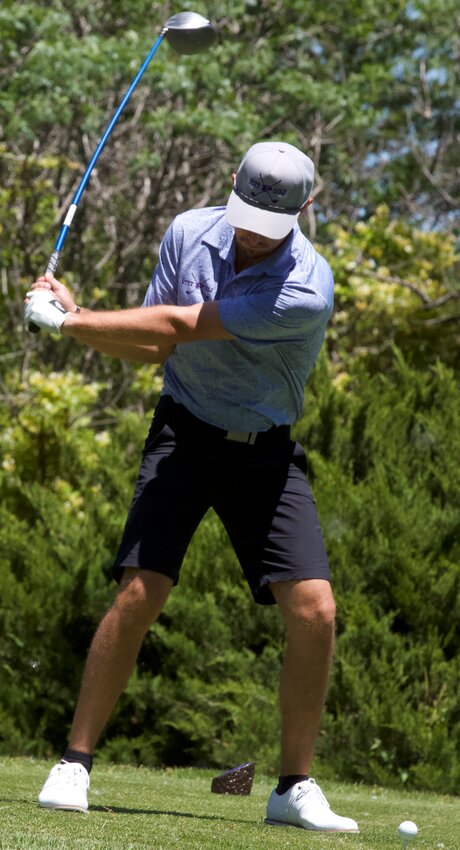 Pittsburg senior M.J. Lowe tees off from Hole No. 16 in the Class 5A regional golf tournament May 20 at Crestwood Country Club. BROCK SISNEY / THE MORNING SUN