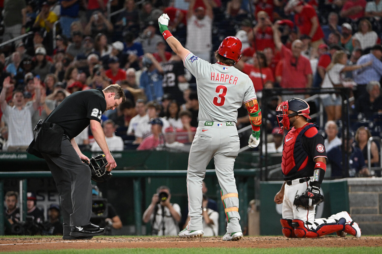 Phillies rally in ninth for third straight win over Nationals