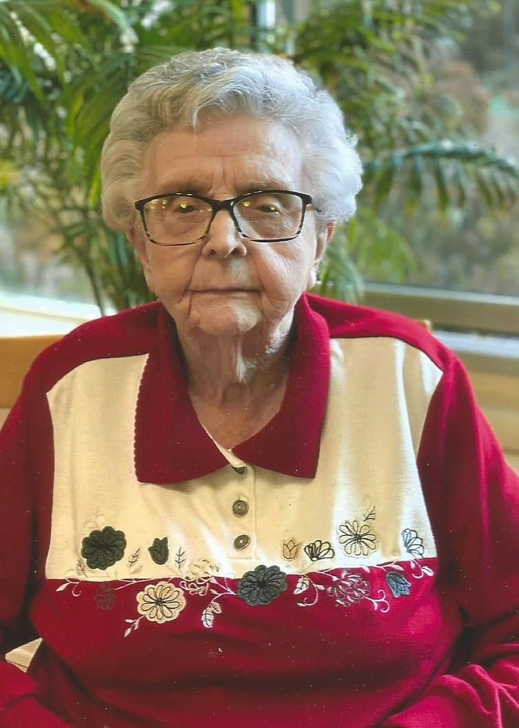 Mary Lou Fernetti, 90, of Niota, Illinois, died Sunday, August 7, 2022 surrounded by her family.