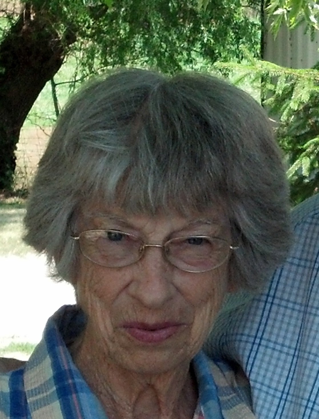 Phyllis Jeanne Nixon, 96, of rural Dallas City, Illinois, passed away at 10:16 a.m. Thursday, September 1, 2022 at her home.