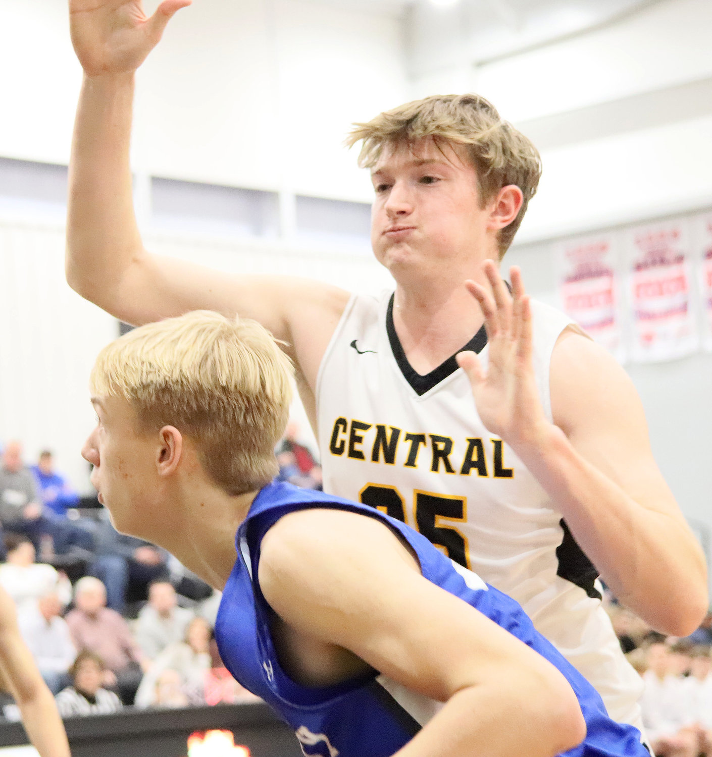 Central Lee's Brayden Wyrick closes in on Conner Gehling in the lane Tuesday night at Central Lee High School.