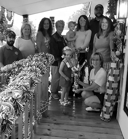 Stewart Bail Bonds being awarded 1st prize for the Kountze Chamber of Commerce decorating contest.