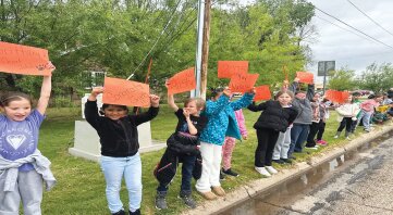 Students from Hickok Elementary sent made congratulatory signs in honor of the Ulysses High School seniors who will be graduating this weekend.