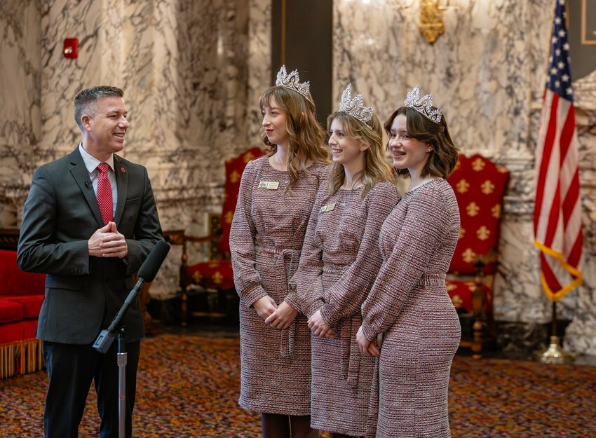 Sen. Hawkins with the Apple Blossom Royalty.