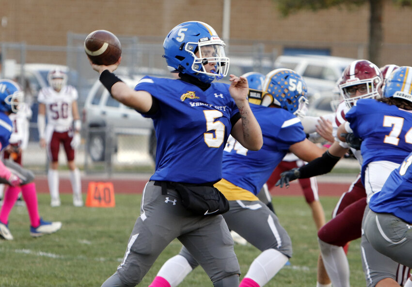 Joey Gendron prepares to throw a pass during the first quarter of last week's game.