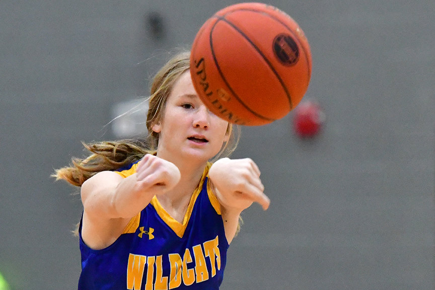 Wright City Girl's Basketball @ Winfield..#2 Kaedyn Johnson.