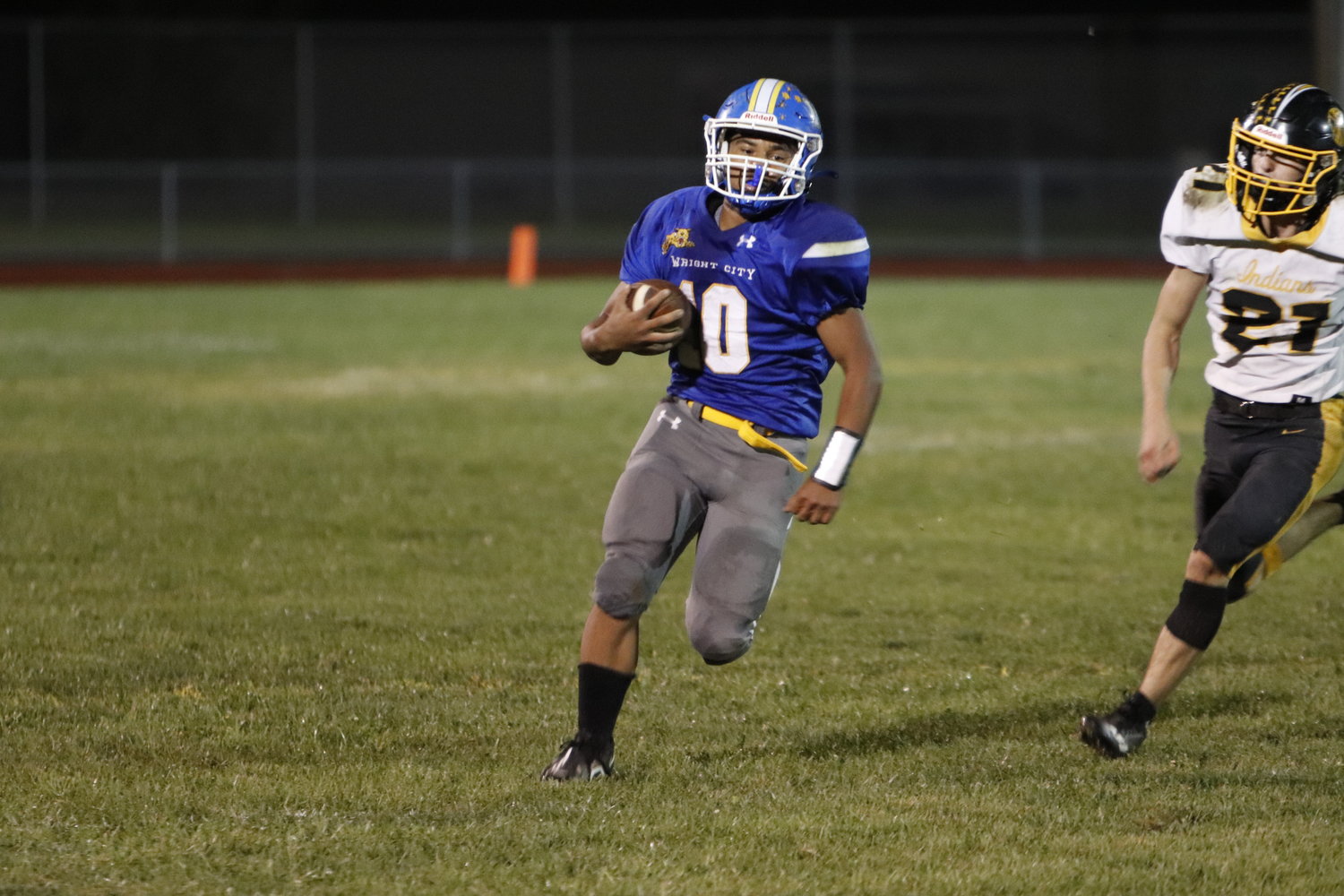 Duan McRoberts carries the ball during the first half of Wright City's win over Van Far. McRoberts rushed for four touchdowns.