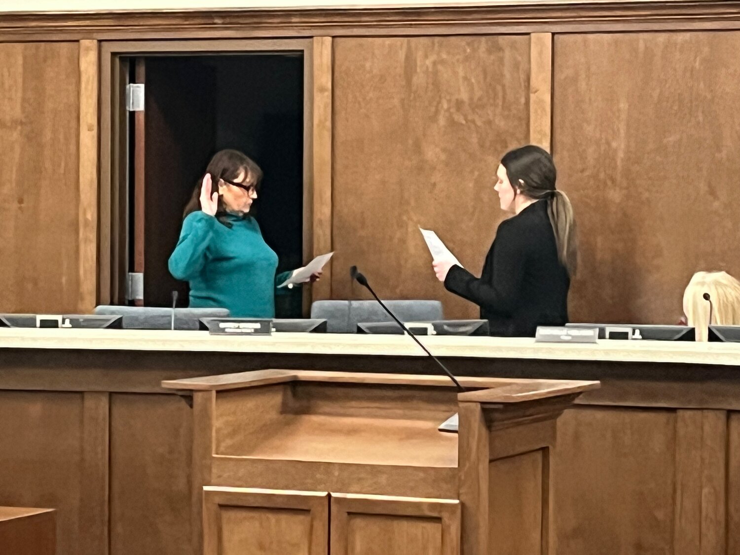 Wright City Ward 2 Alderwoman Kim Arbuthnot takes her oath of office from City Clerk Abbie Ogborn during the April 27 board of aldermen meeting.