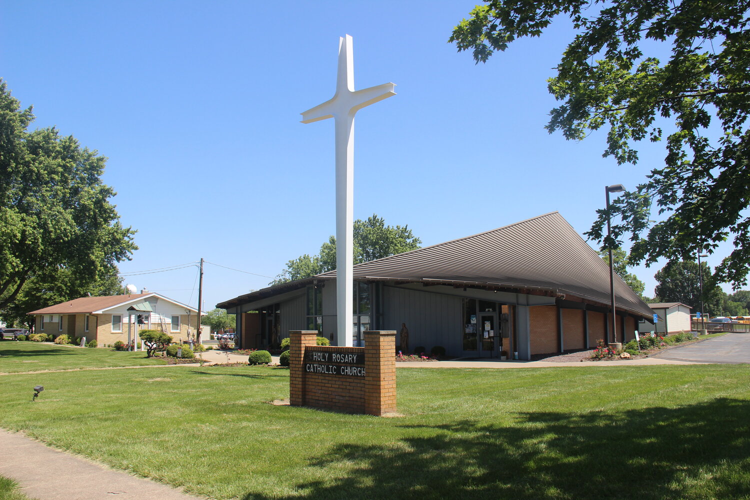 A new priest will take over at Holy Rosary Church in Warrenton.