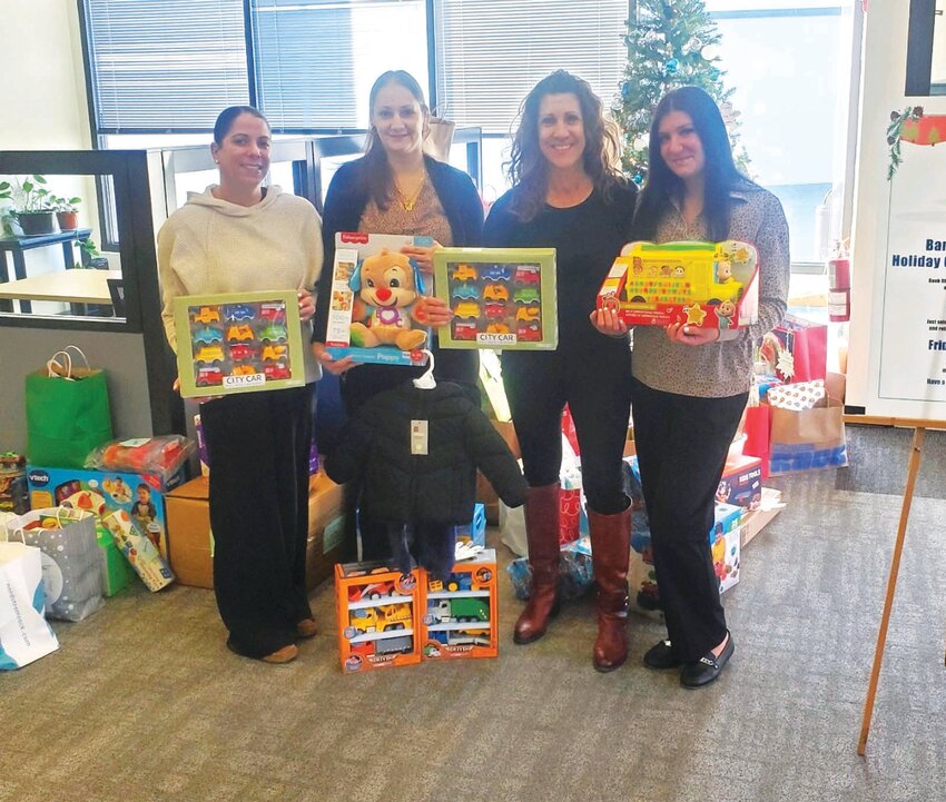At BankRI&rsquo;s Atwood Avenue branch in Cranston, 400 gifts were donated to its Holiday Giving Tree program to help brighten the season for children served by SSTARbirth. Statewide, the effort led to 7,576 gifts for kids, its highest total ever.