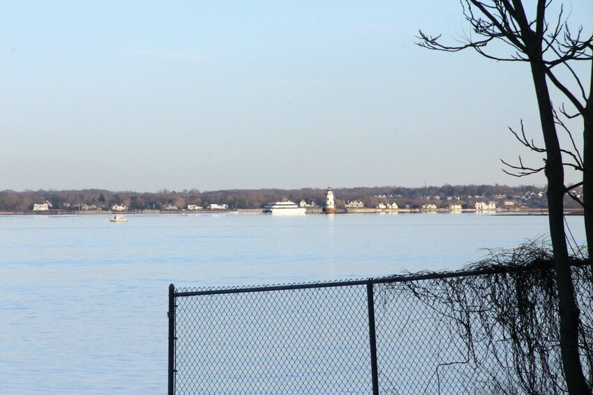 ON THE WAY TO BRISTOL: The ferry heads southeast from Conimicut Point. (Warwick Beacon photo)